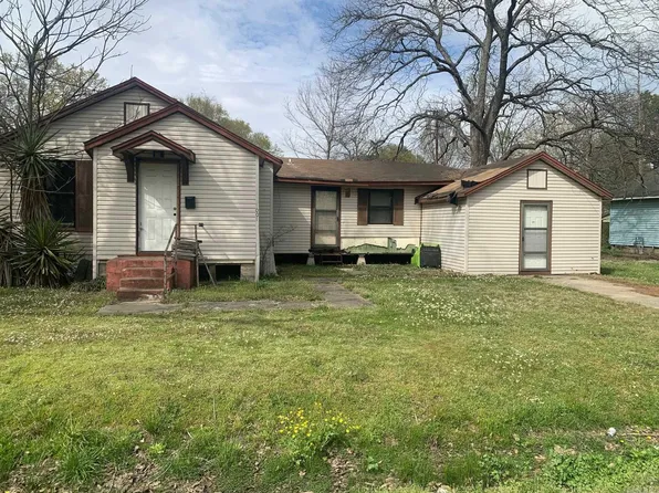 1001 E 9th St, Stuttgart, AR 72160