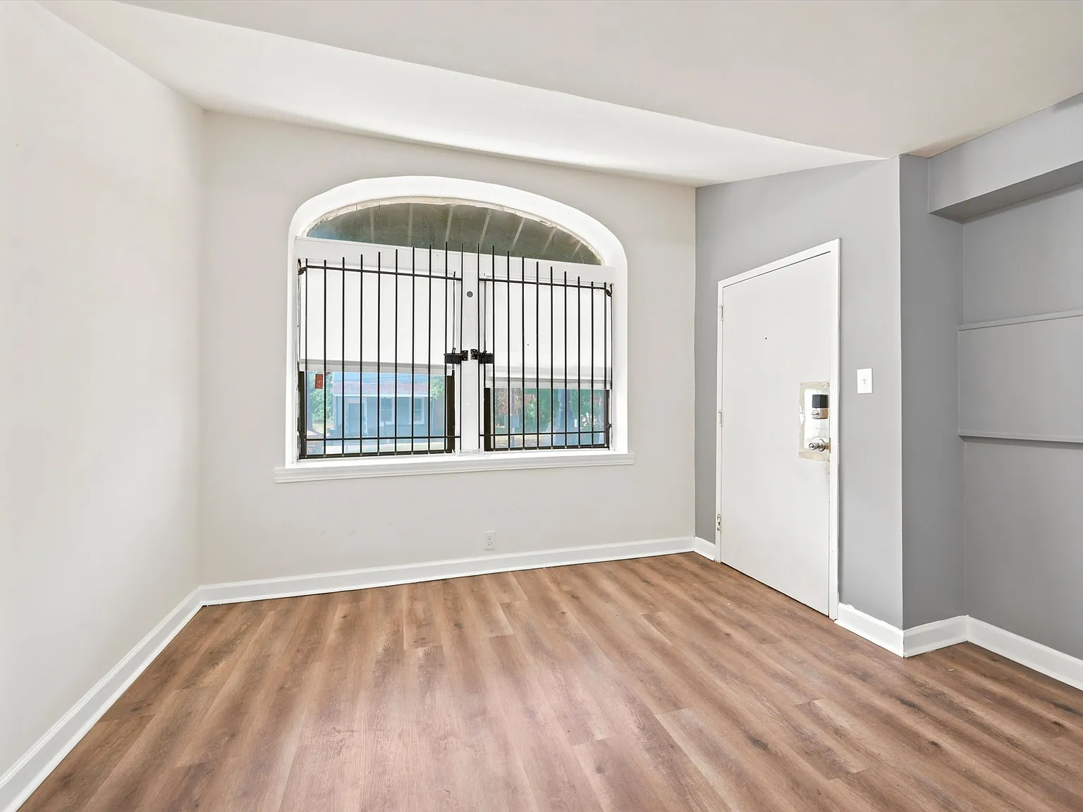 4 bed, $1,575 — Photo 3