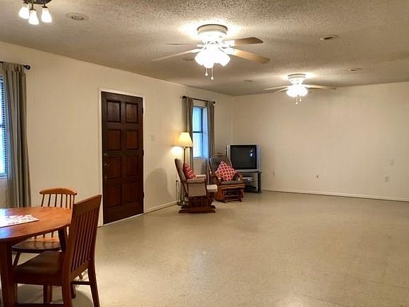 4th image of 113 S Avenue C