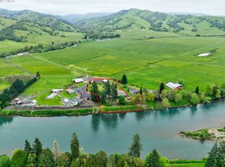 562 Huntley Creek Ln, Roseburg, OR 97470