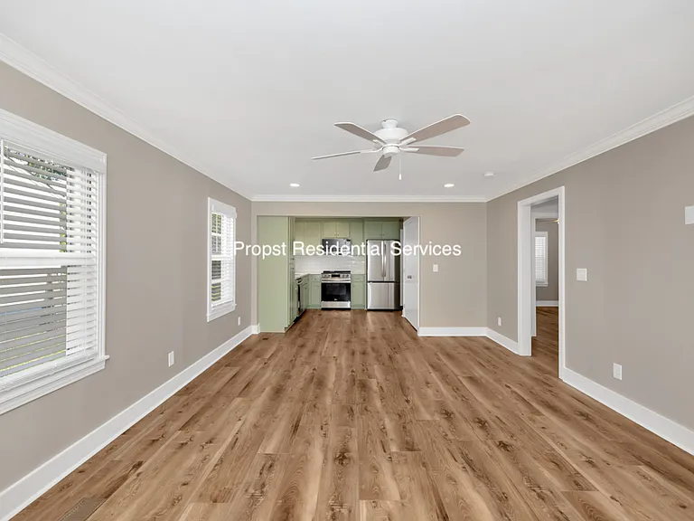 1616 McCullough Ave NE — Photo 11