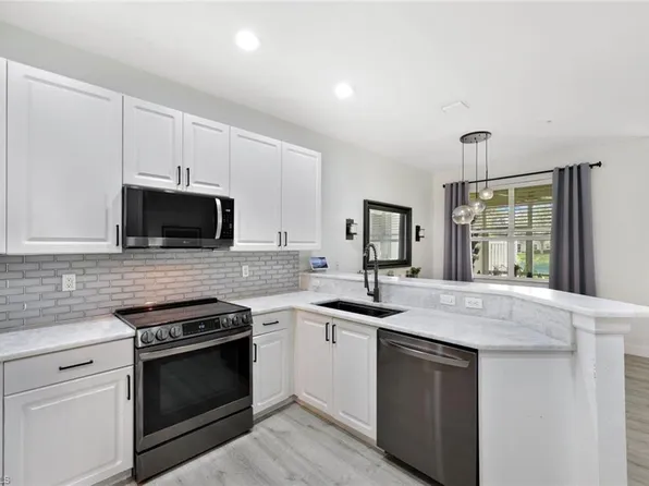 1430 Mariposa CIR #102, NAPLES, FL 34105