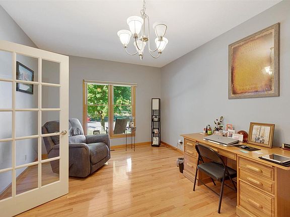 5th image of 410 Hornsey St
