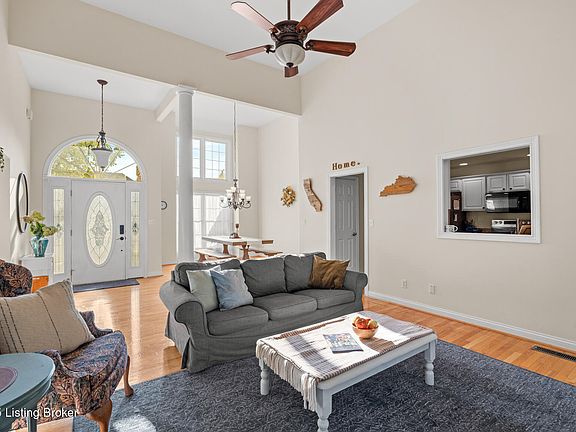 2nd image of 135 Blossom Cir