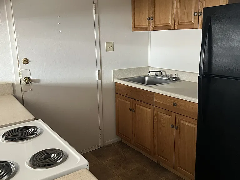 THE OCONEE SHORES APARTMENTS — Photo 10
