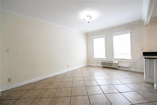 1 bed, 1.0 bath, 425 sqft, $1,000 — Photo 3