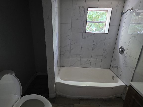5th image of 3520 Jamaica St