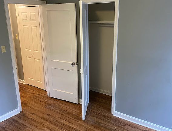 2nd image of 928 Vivian Ave