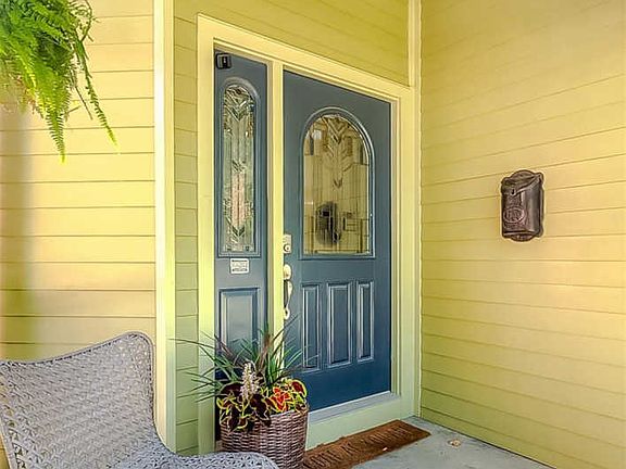 3rd image of 638 Headley Ave