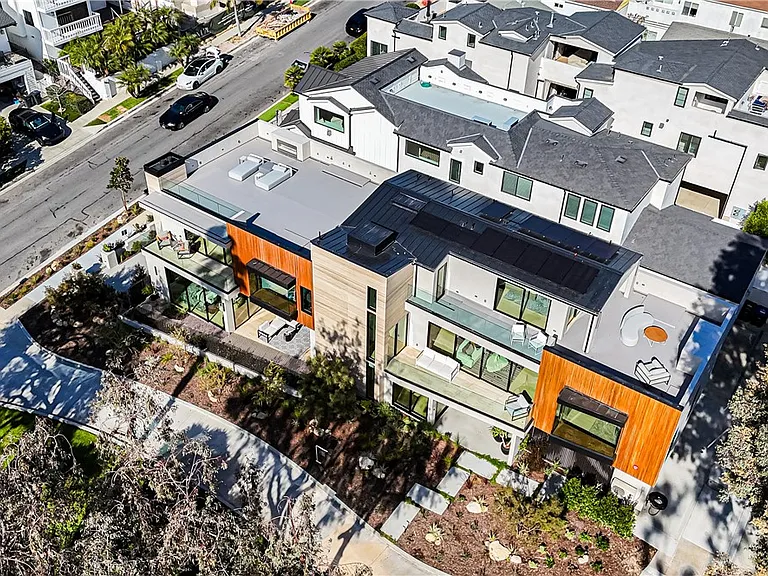 400 Heliotrope Ave — Photo 29