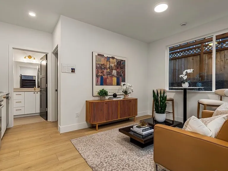 3612 Francis Ave N #B — Photo 3
