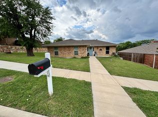 1803 Green Ridge Dr, Carrollton, TX 75007