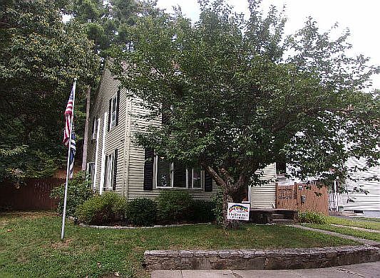 2nd image of 1038 Spring St