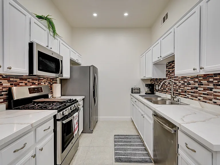 2305 W Horizon Ridge Pkwy #1512 — Photo 10