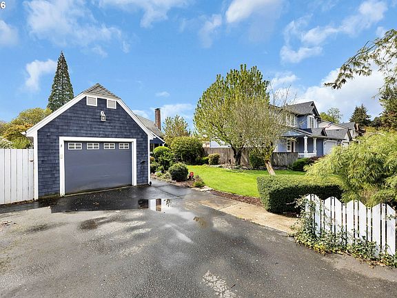 3rd image of 6503 NE 45th Way