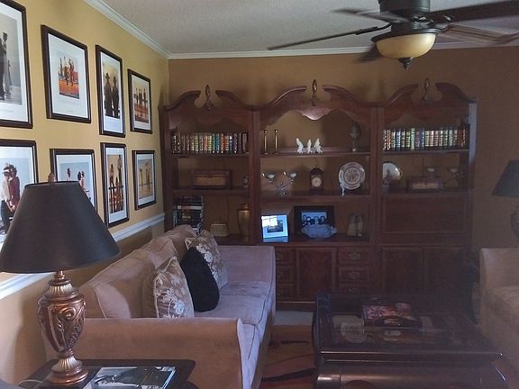 FORMAL LIVING ROOM