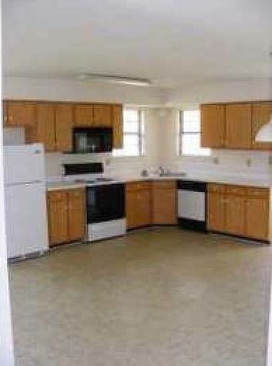 2nd image of 2415 Ashley Dr