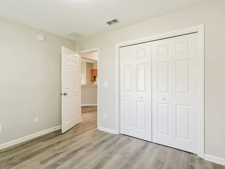 2995 Thorncrest Dr — Photo 12