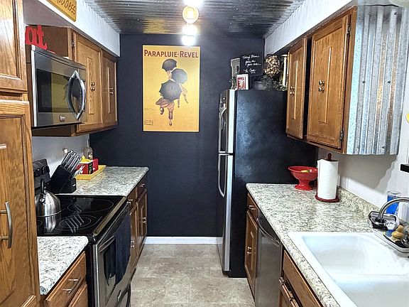3rd image of 214 W 6th Ave APT 102