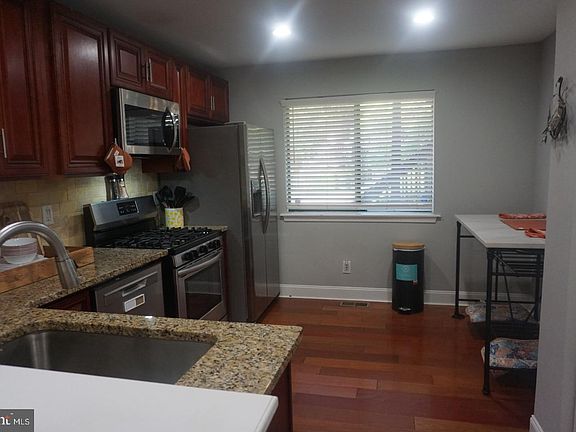 3rd image of 2002 Augusta Cir