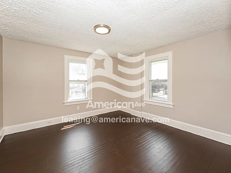 607102_010_main_bedroom_10.jpg