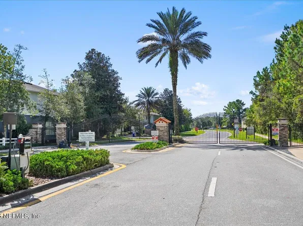 409 Walnut Dr, Saint Johns, FL 32259