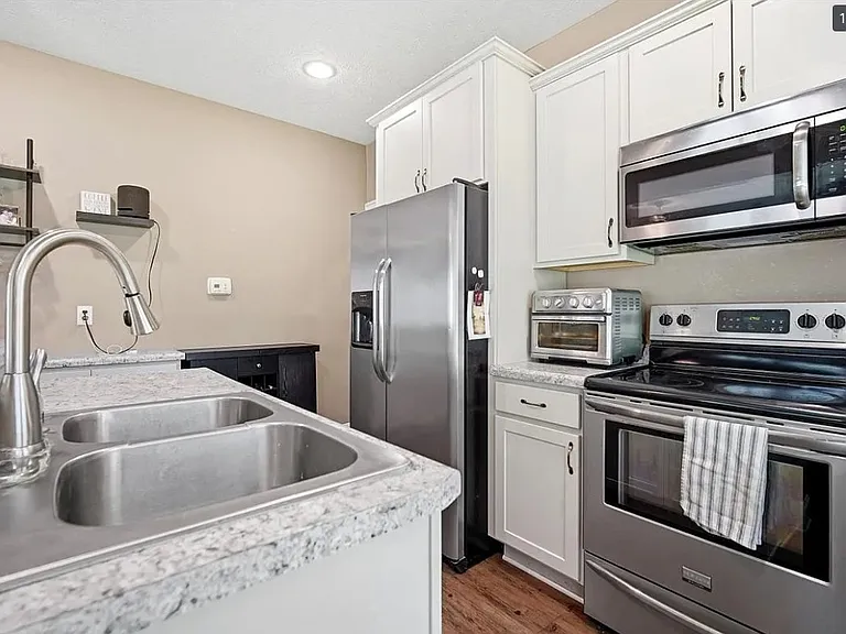 803 Osage St — Photo 20