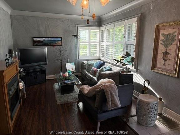 2nd image of 2115 Todd Ln