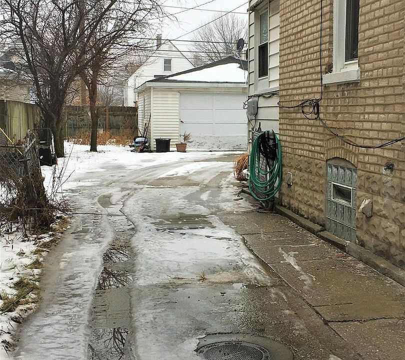 2nd image of 1338 Lombard Ave