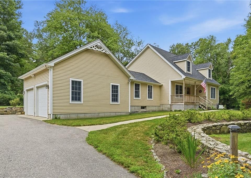 1st image of 229 Huntinghouse Rd
