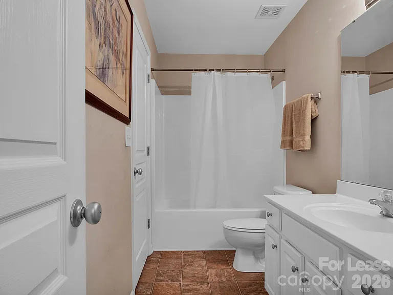 1401 Hammond Dr — Photo 31