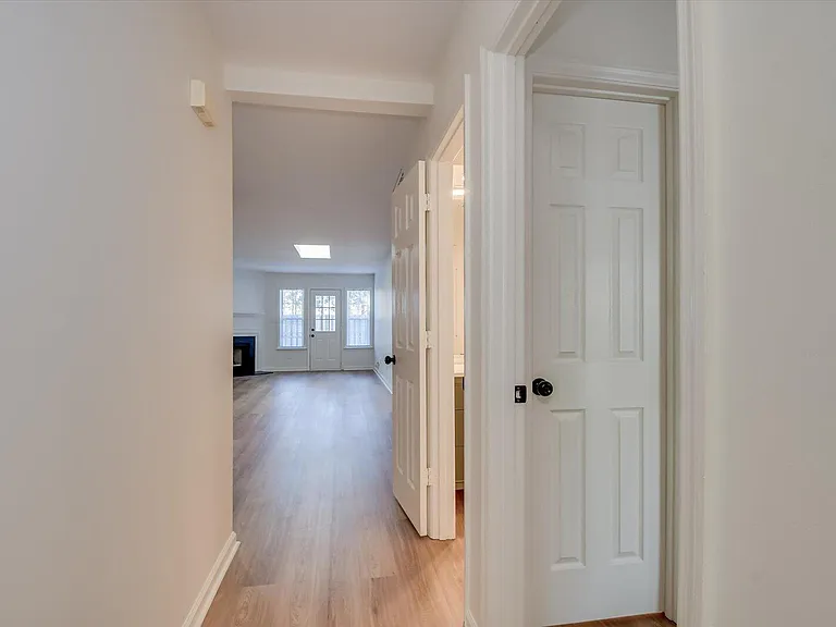 128 Barts Dr — Photo 5