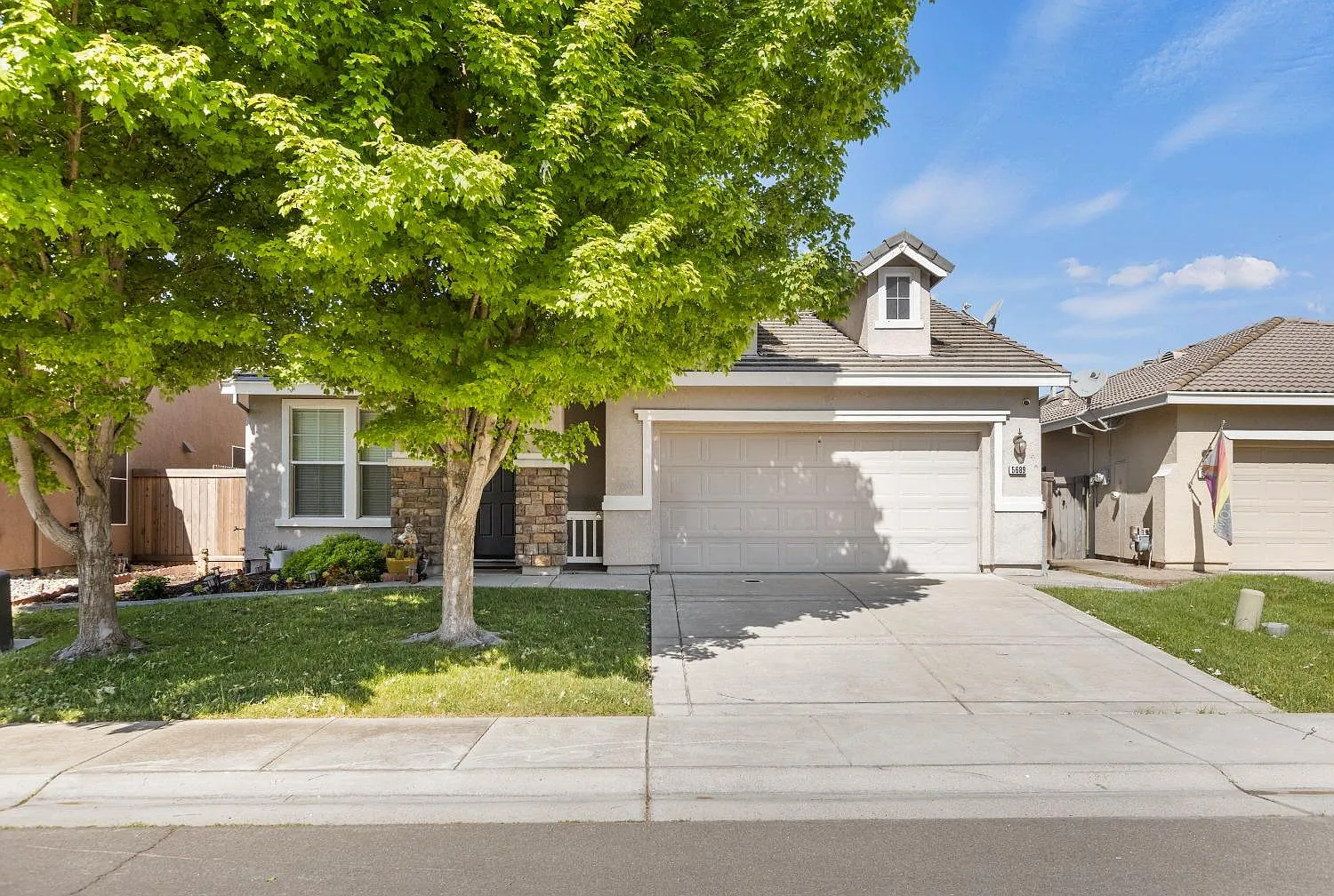 5689 Amnest Way photo 1