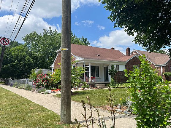 3rd image of 9410 Quandt Ave