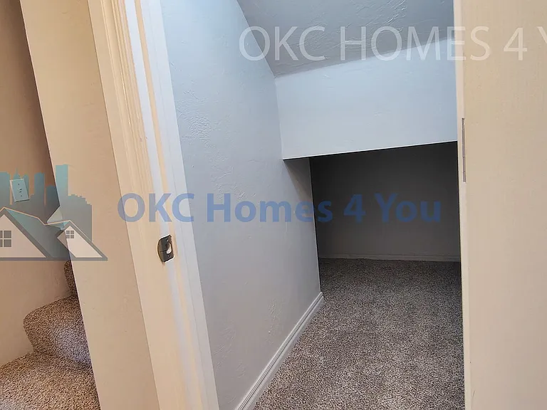 606 Garrison Ln — Photo 22