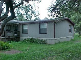 1432 Stratton Rd, Yoakum, TX 77995