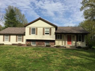208 S Oak Ln, Okawville, IL 62271