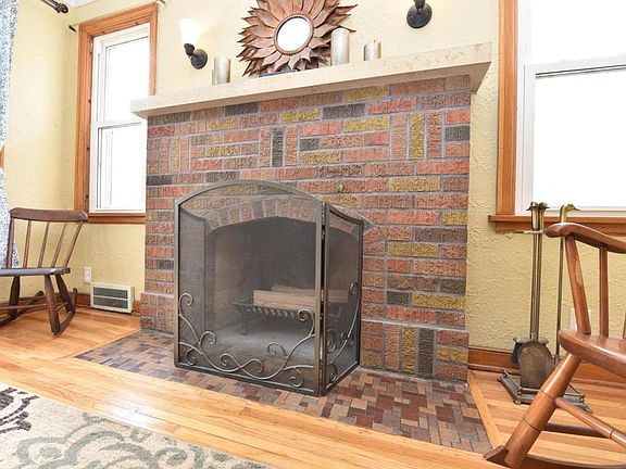 5th image of 947 Manomin Ave