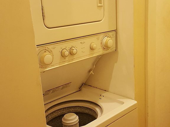 3rd image of 160 Pulaski St #1