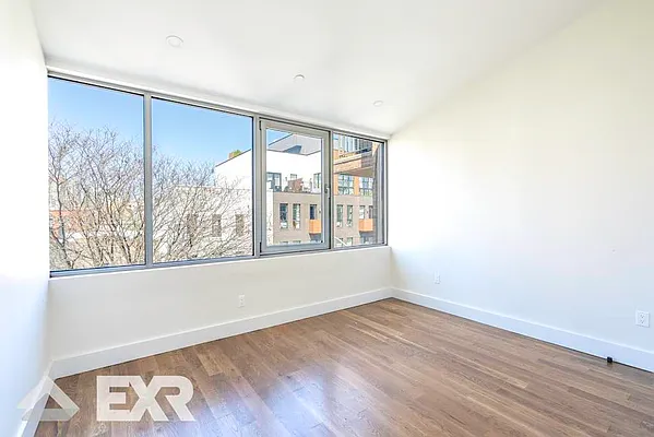 Rented by EXR | media 15