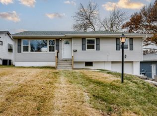 6157 Bancroft St, Omaha, NE 68106