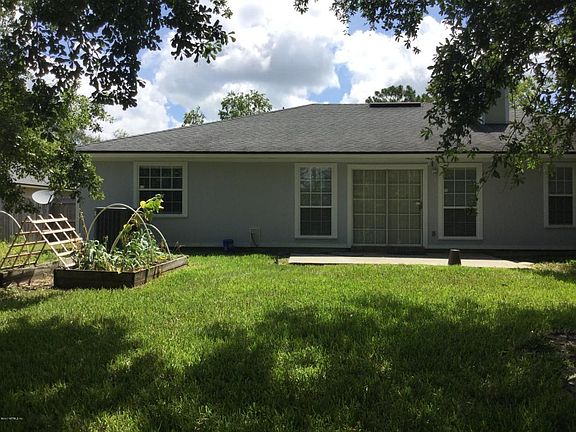 3rd image of 11089 Barbizon Cir W