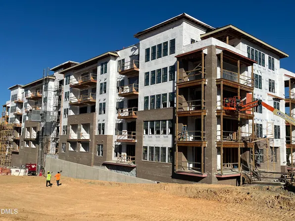 211 S Creek Xing #400, Chapel Hill, NC 27516