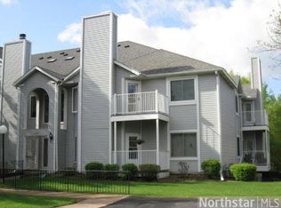 742 County Road F W, Saint Paul, MN 55126