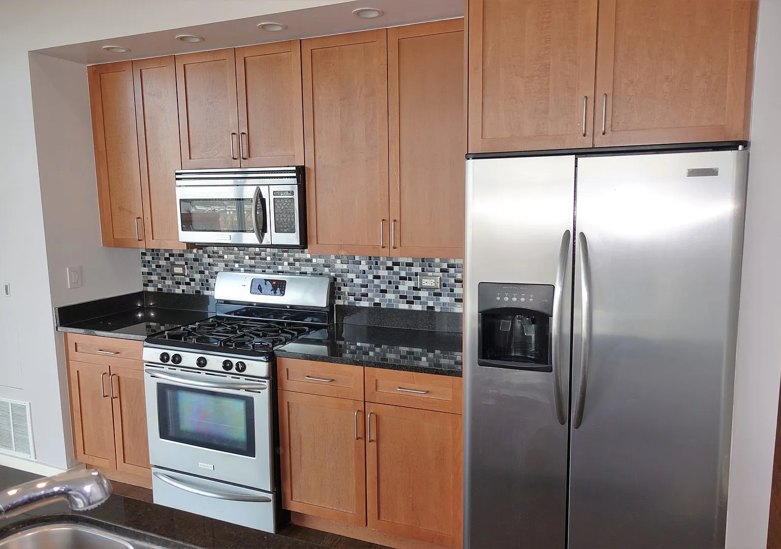 2 bed, 1278 sqft, $3,600 — Photo 3