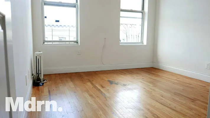 Rented by Mdrn Residential | media 10