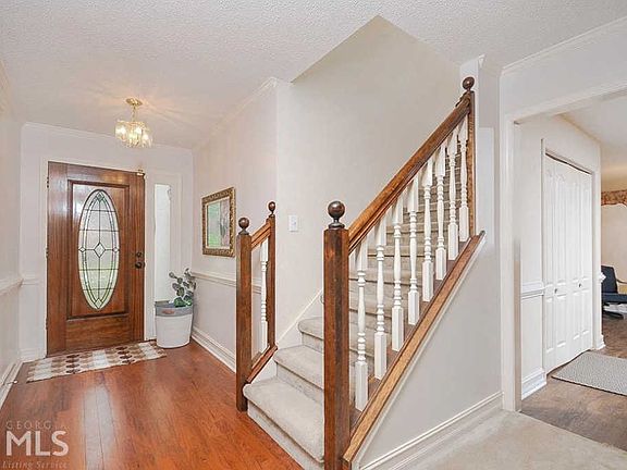 2nd image of 110 Acadian Dr