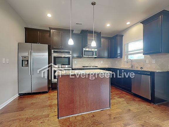 3rd image of 313 Scenic Hills Dr