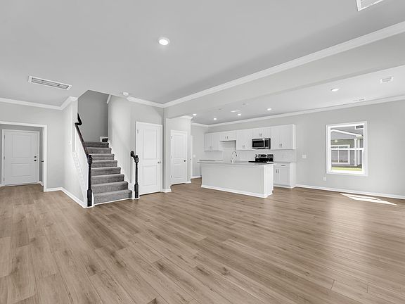 3rd image of 108 Old Creek Ct