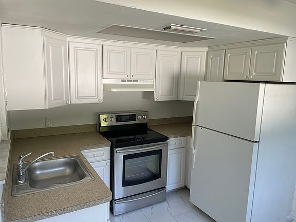 4th image of 627 92nd Ave N #627